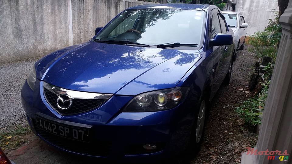 2007' Mazda Axela photo #1