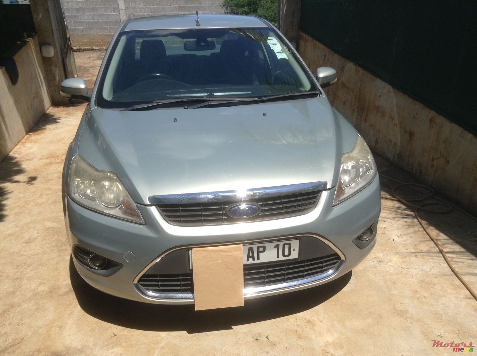 2010' Ford Focus photo #2