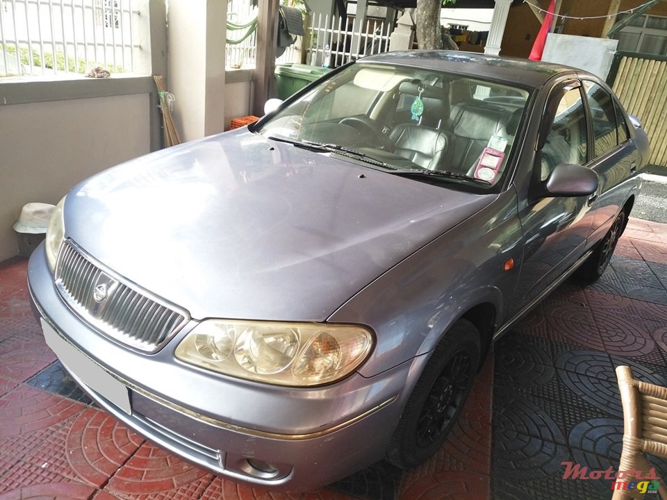 2004' Nissan Sunny N17 photo #2