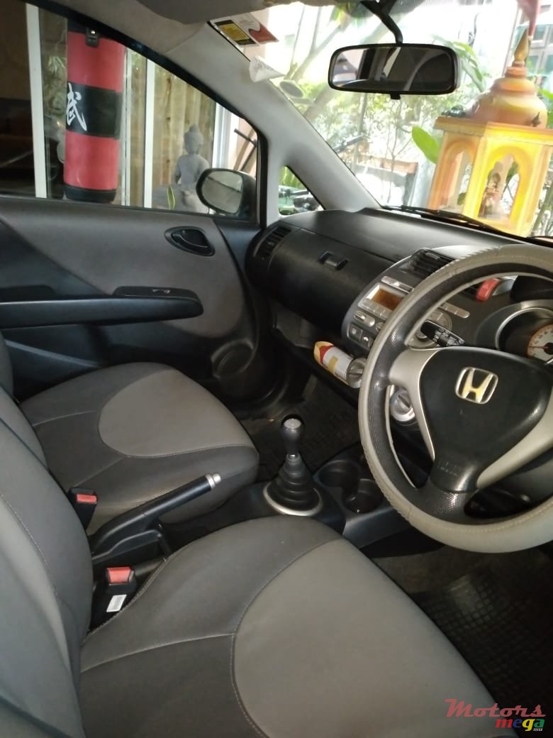 2006' Honda Jazz photo #1