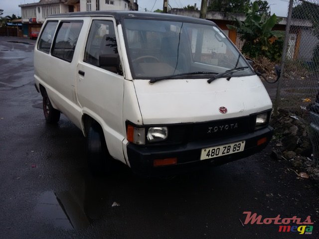 1989' Toyota Town Ace photo #1
