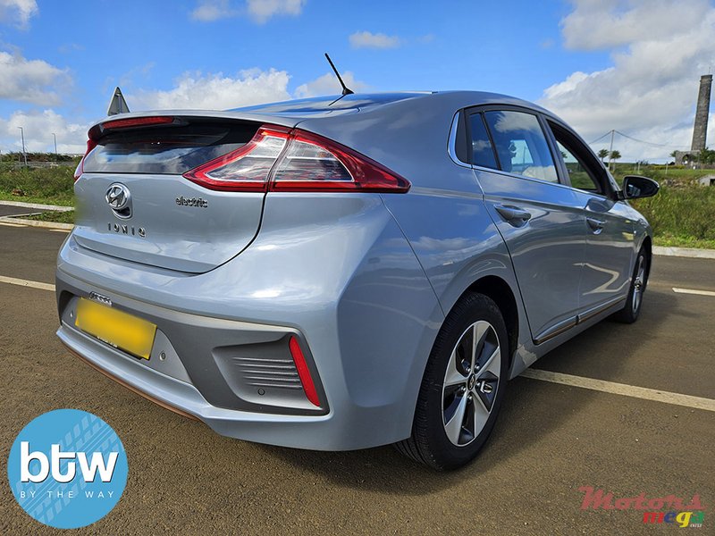 2019' Hyundai Ioniq EV - 88kw photo #3