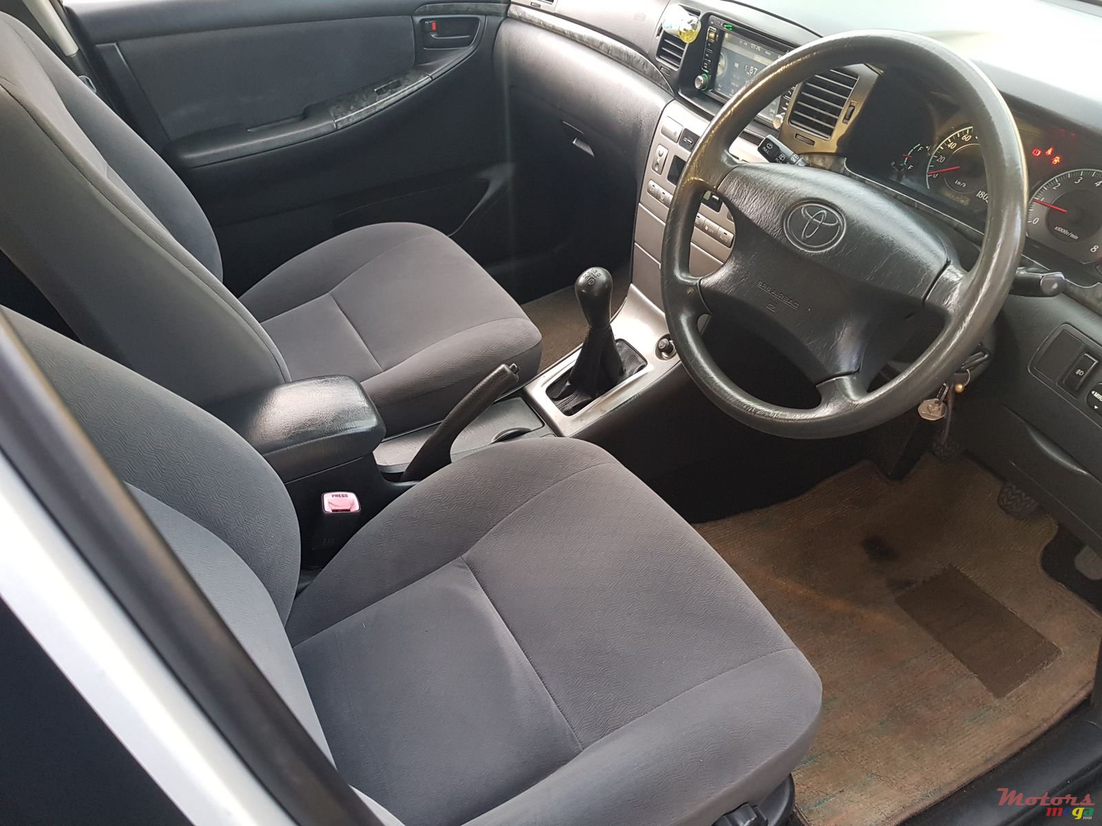 2005' Toyota Corolla fielder photo #4