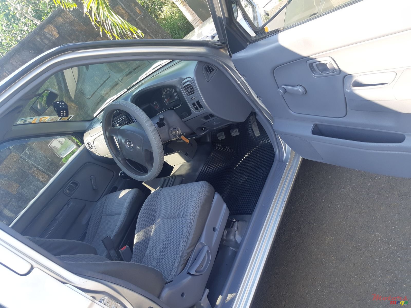 2008' Nissan Navara JAPAN photo #2