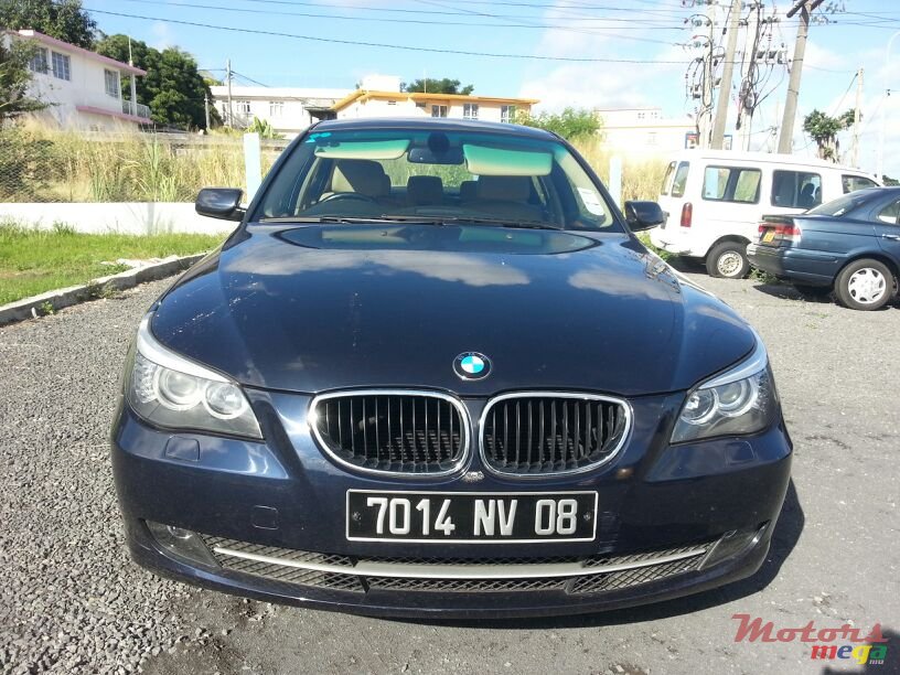 2008' BMW 520 520i photo #1