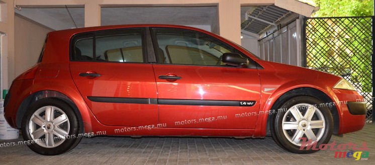 2003' Renault photo #1