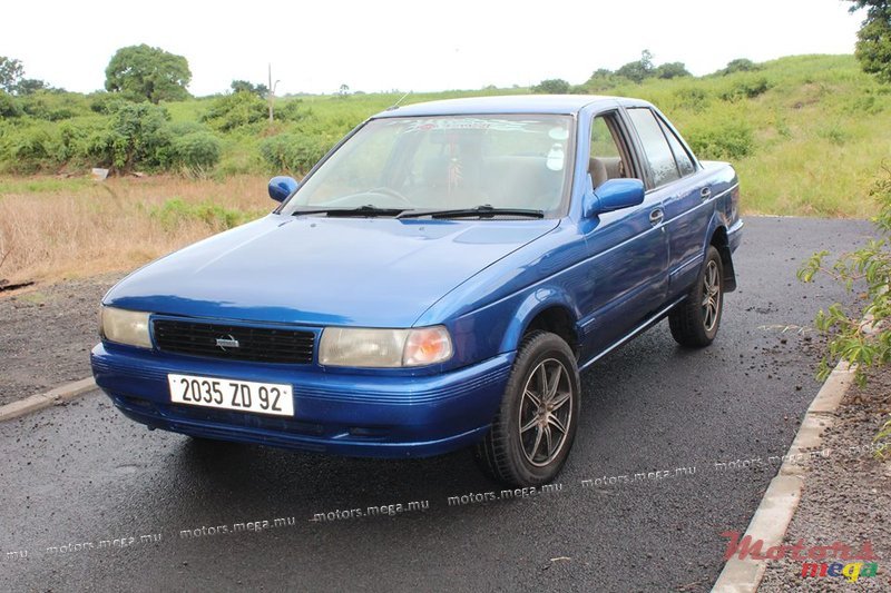 1992' Nissan photo #1