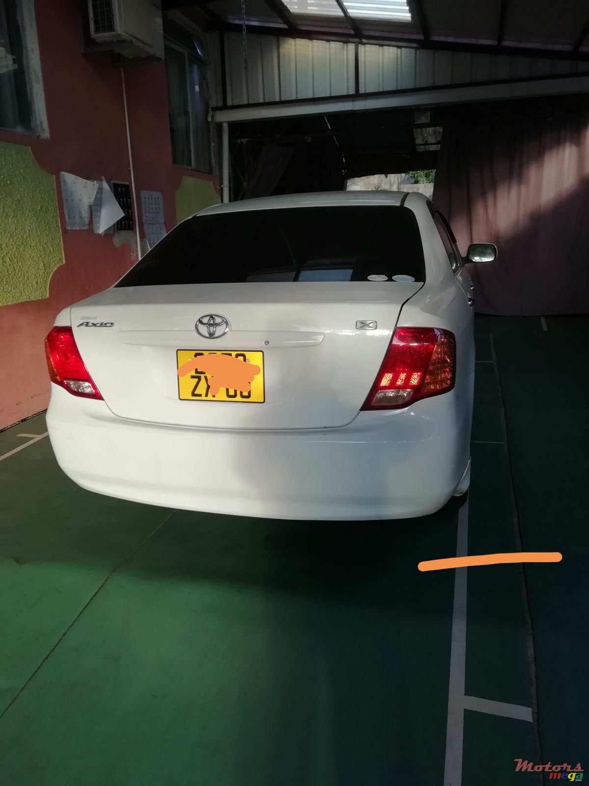 2008' Toyota Axio Blanc photo #3