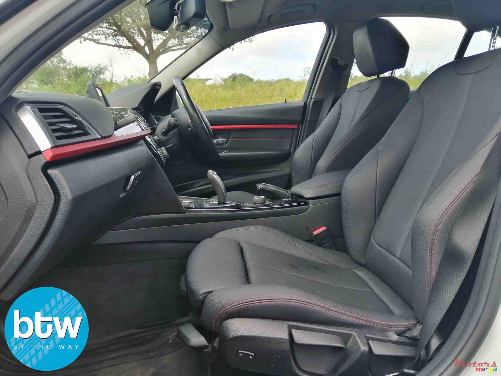 2017' BMW 318 photo #5