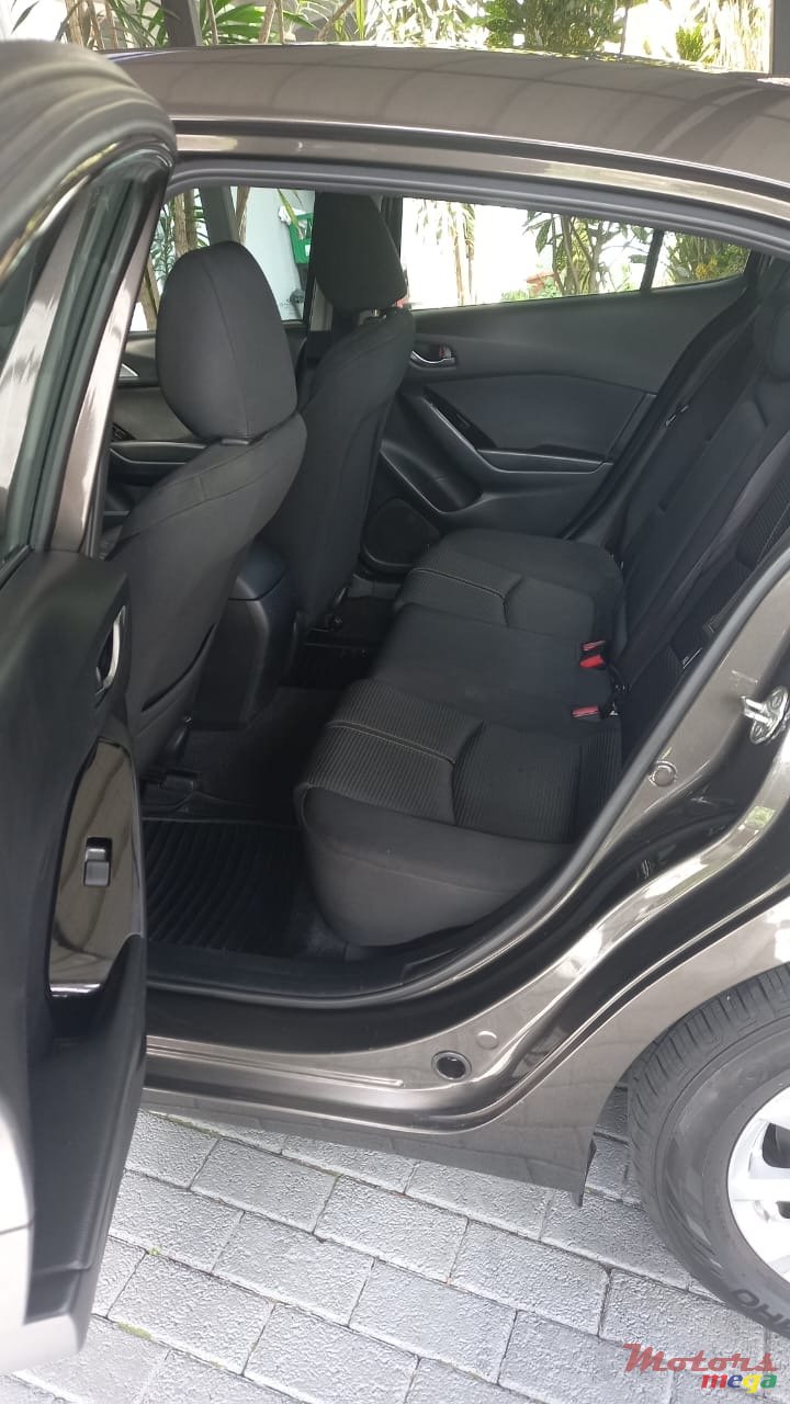 2017' Mazda 3 photo #7