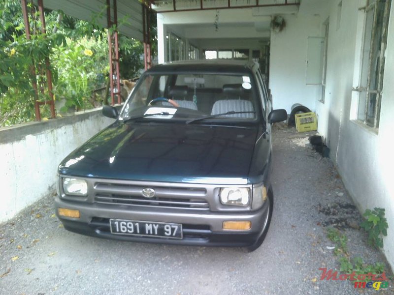 1997' Toyota Hilux photo #4