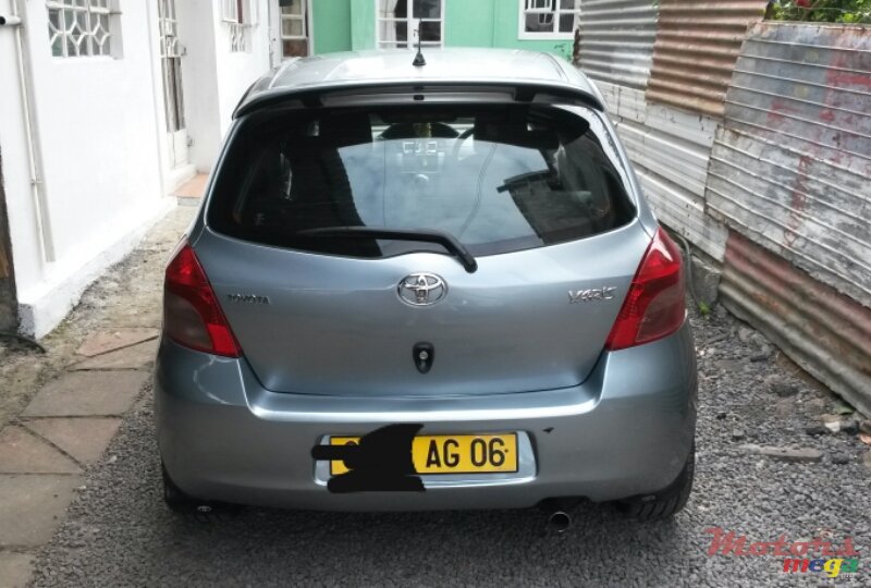 2006' Toyota Yaris photo #1