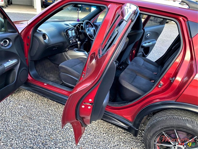 2011' Nissan Juke Auto 1.6L photo #6