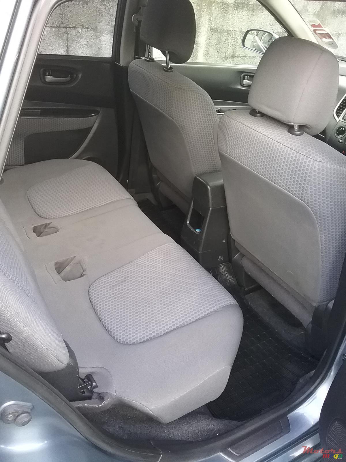 2012' Nissan Wingroad photo #4