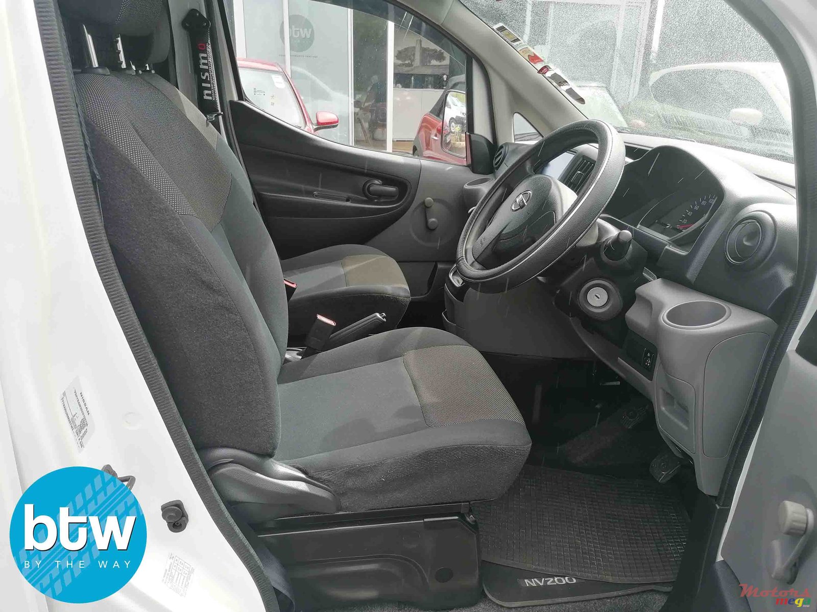 2018' Nissan NV photo #7