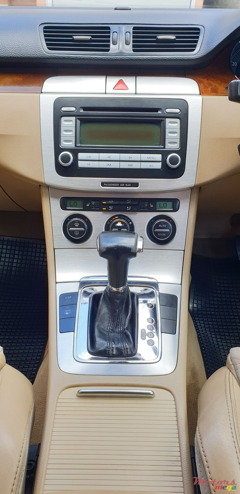 2006' Volkswagen Passat photo #7