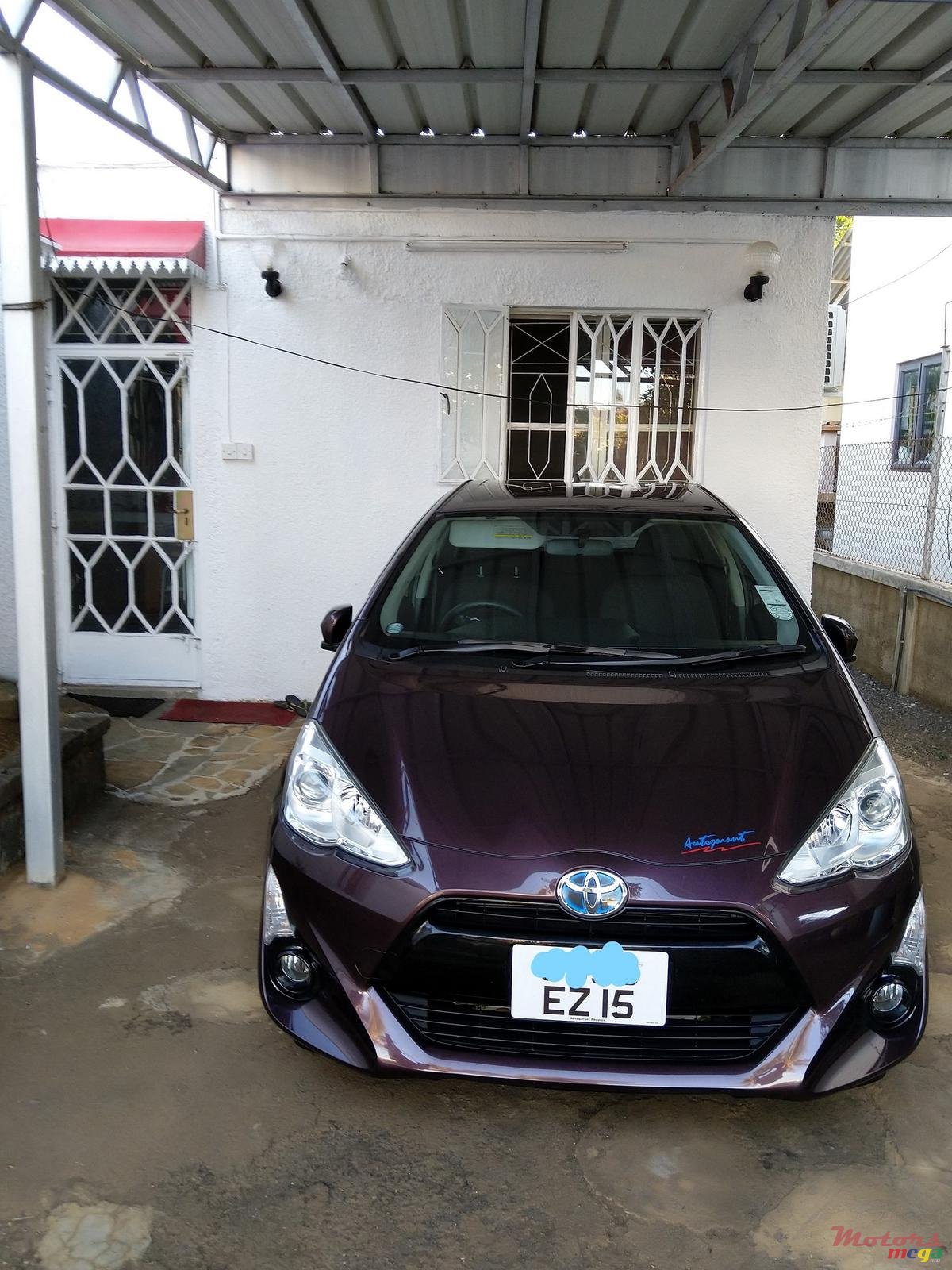 2015' Toyota Aqua photo #5