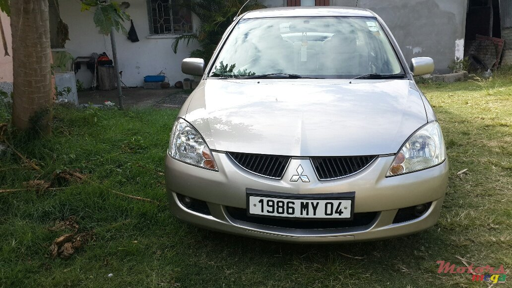 2004' Mitsubishi Lancer photo #1