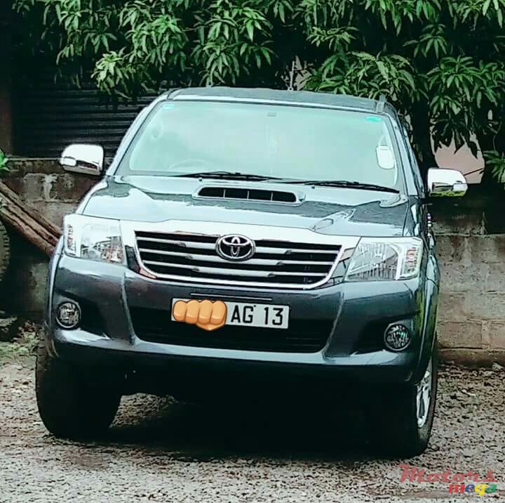 2013' Toyota Hilux 3.0 photo #1