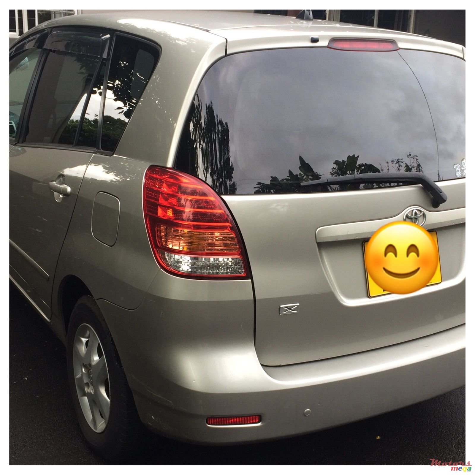 2004' Toyota Verso Spacio photo #4