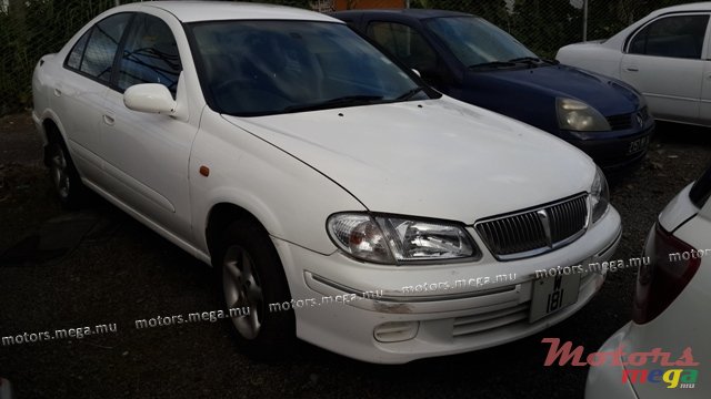 2001' Nissan N16 photo #2