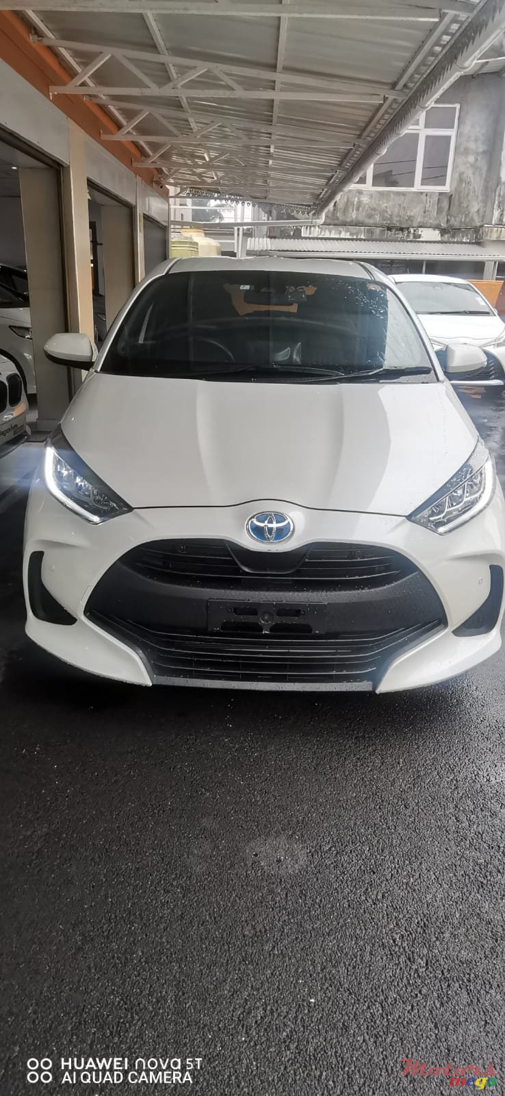2020' Toyota Yaris HYBRID photo #1
