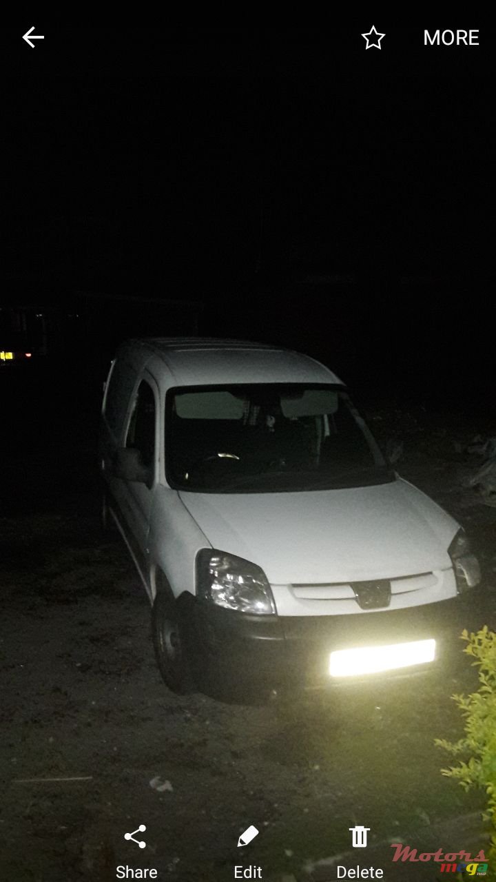 2006' Peugeot Partner photo #2