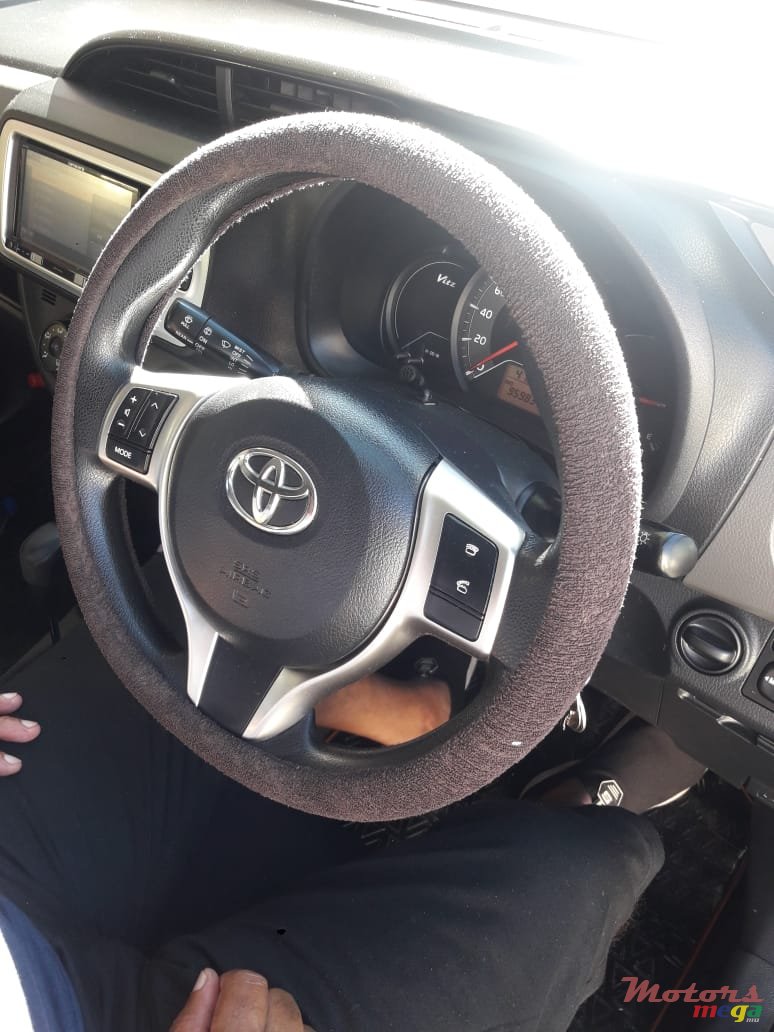 2016' Toyota Vitz photo #3