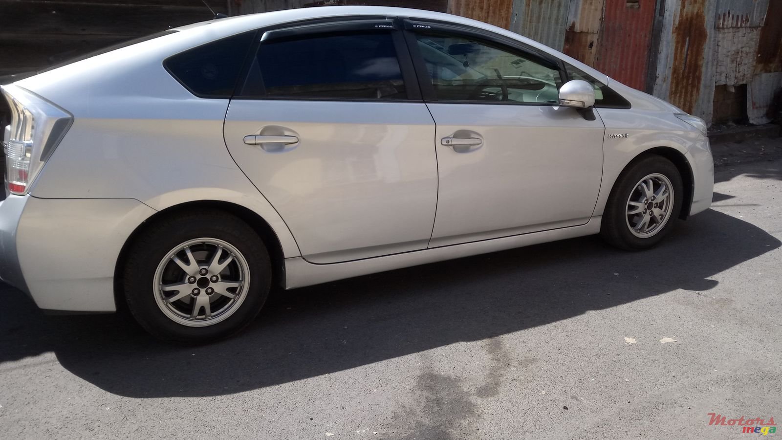 2010' Toyota Prius photo #4