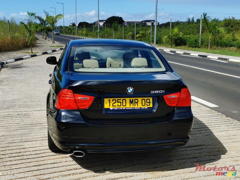 2009' BMW 320 photo #6