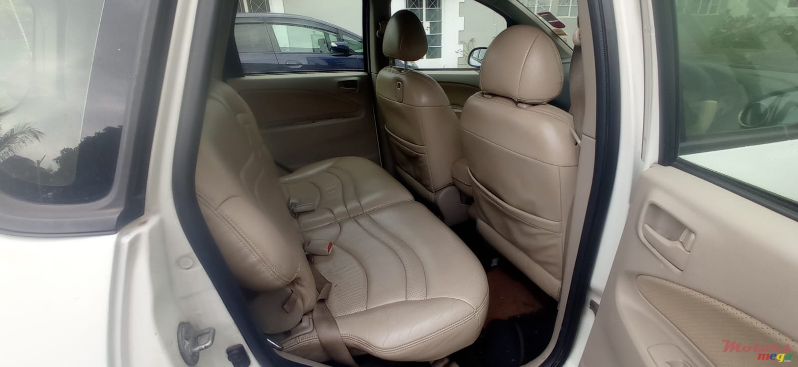 2003' Mitsubishi Colt photo #3