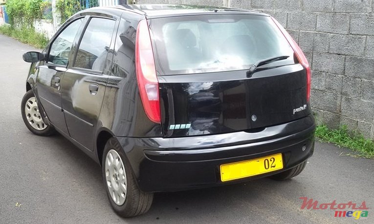 2002' Fiat Punto photo #2