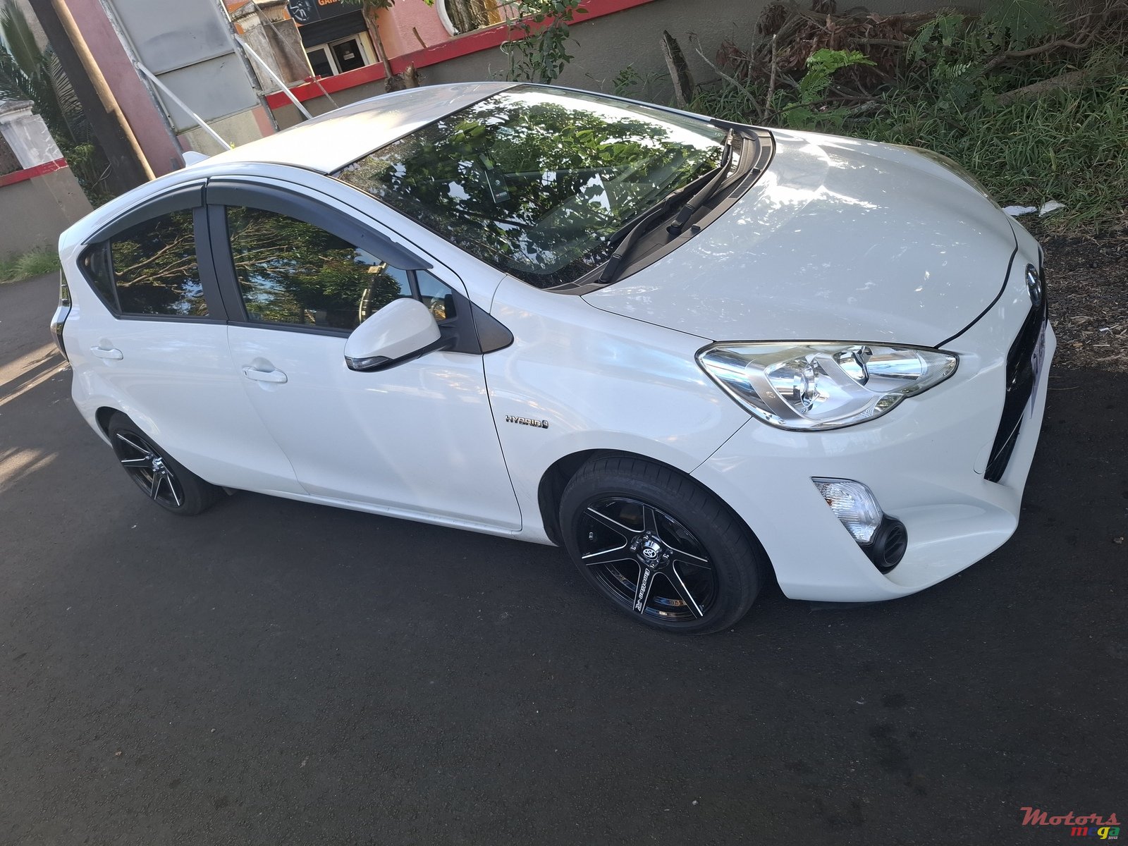 2015' Toyota Aqua Full option photo #1