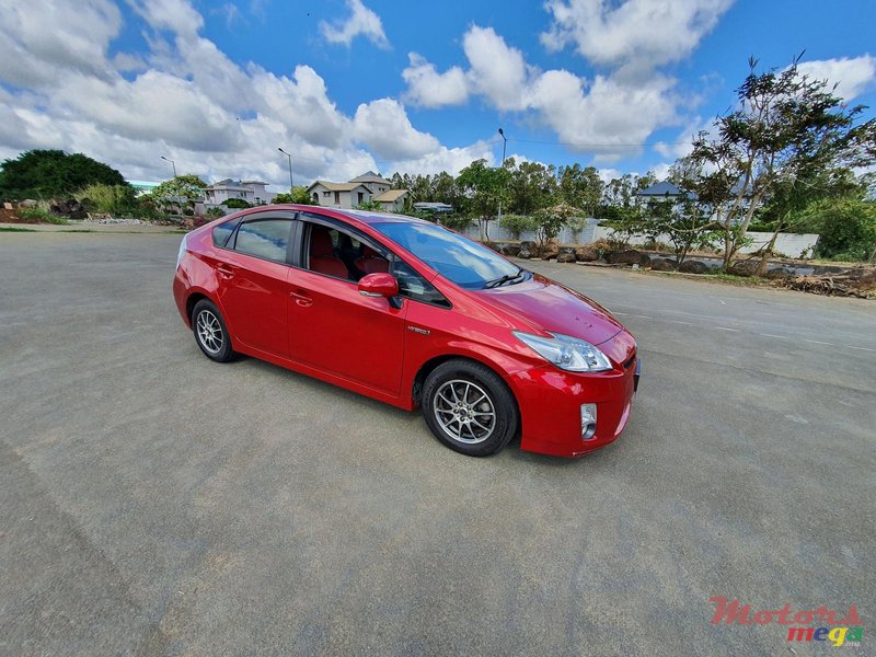 2011' Toyota Prius photo #1