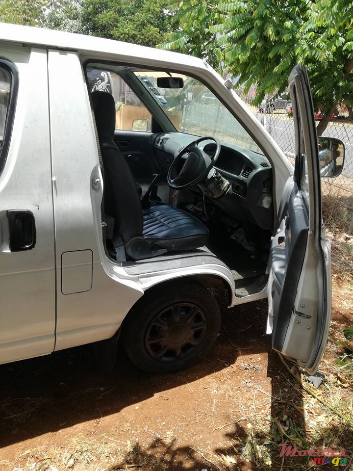 1994' Toyota photo #3