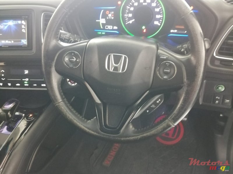 2014' Honda Vezel photo #2