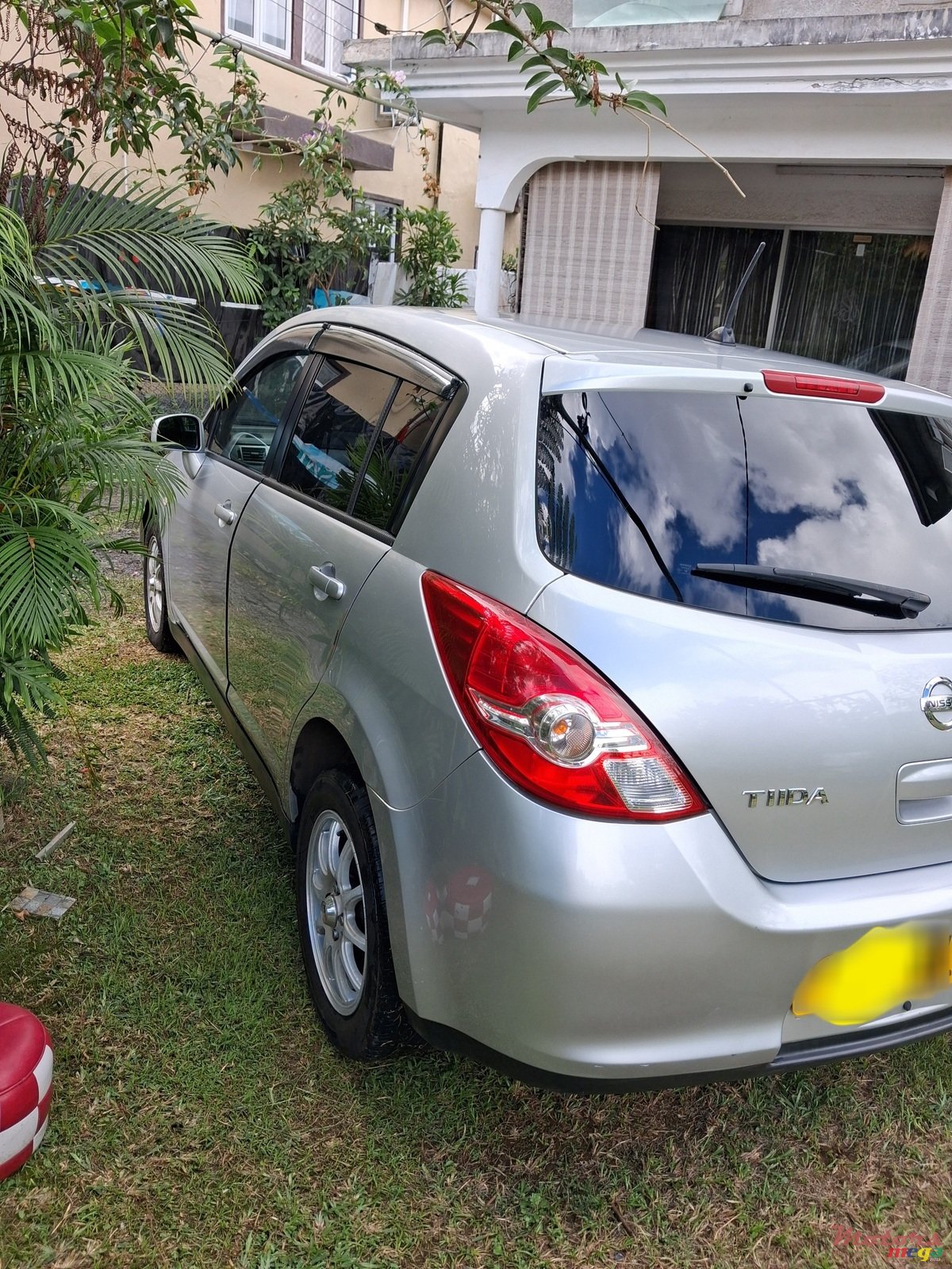 2012' Nissan Tiida photo #3