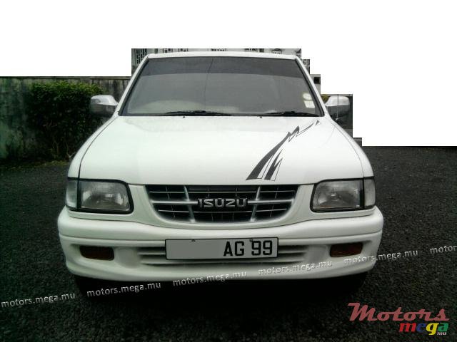 1999' Isuzu LS photo #7