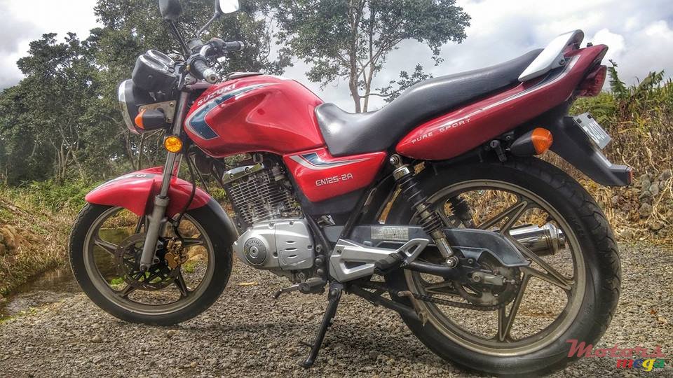 2008' Suzuki EN125-2A photo #1