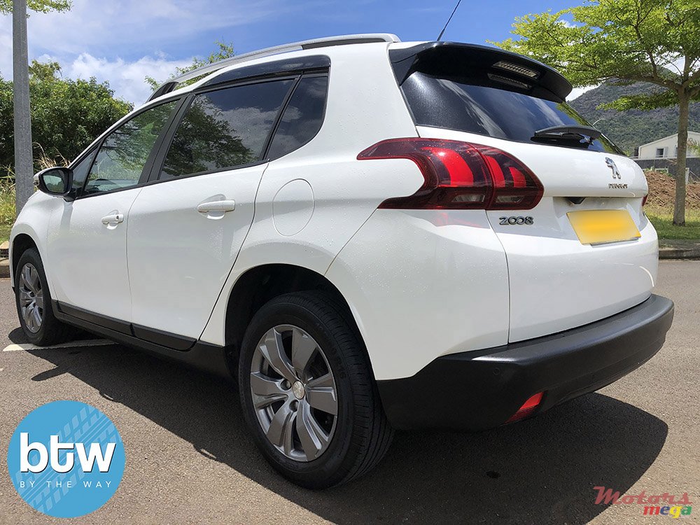 2017' Peugeot 2008 photo #3