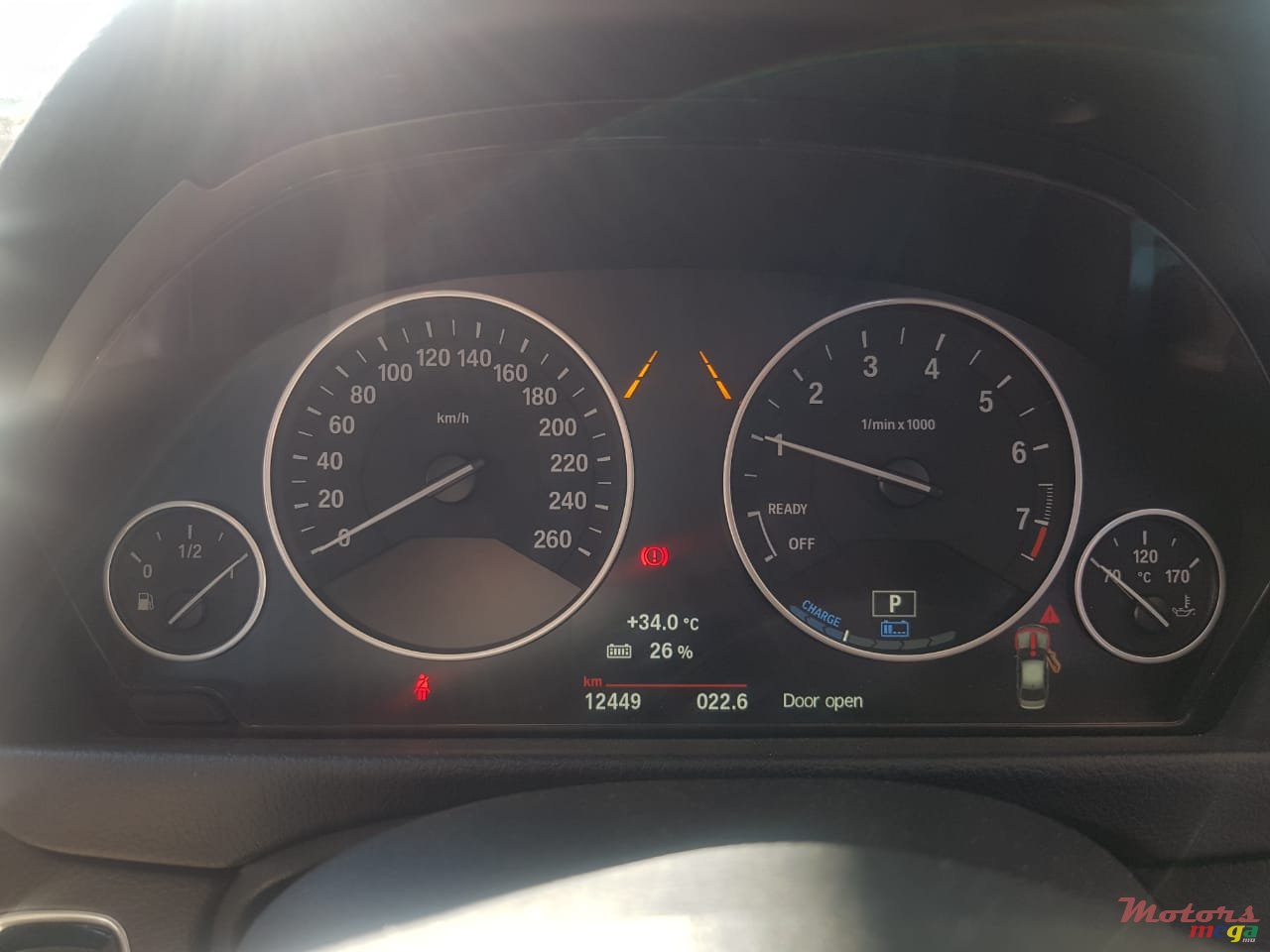 2017' BMW 3 Series 330e photo #3