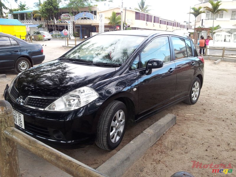 2006' Nissan Tiida photo #3