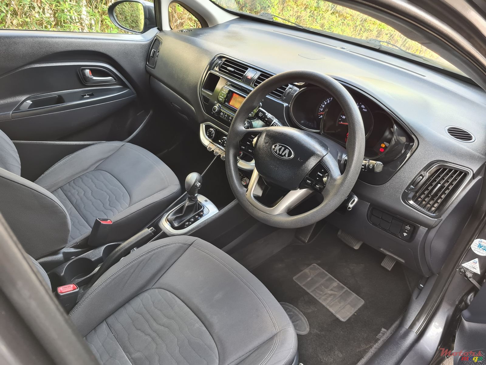 2014' Kia Rio AUTOMATIC hatchback photo #7