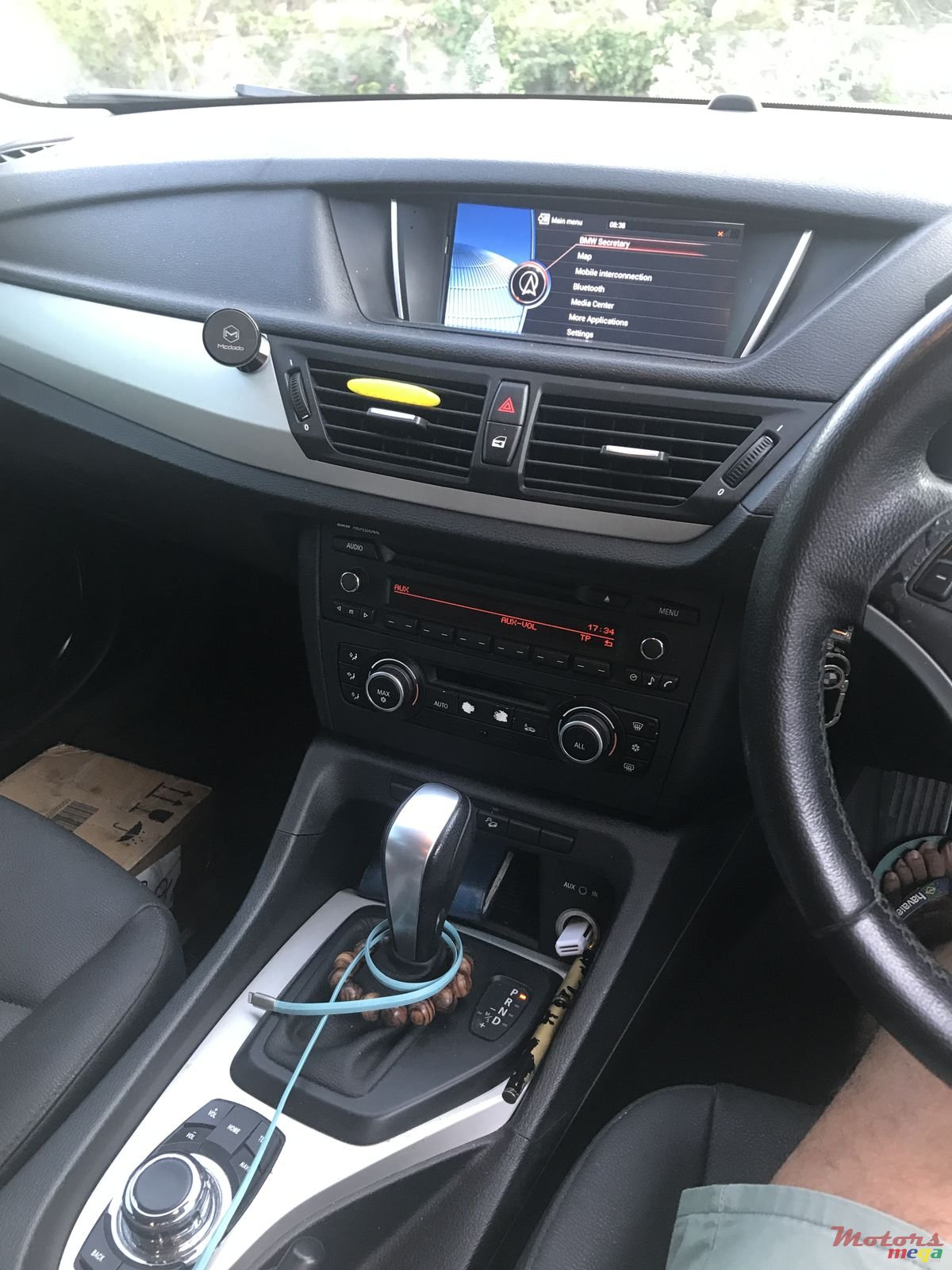 2010' BMW X1 photo #1