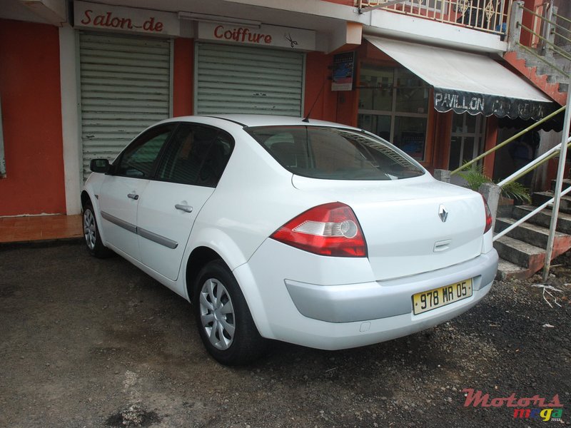 2005' Renault Megane photo #2