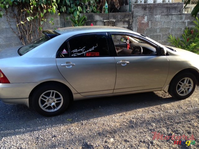 2000' Toyota photo #5