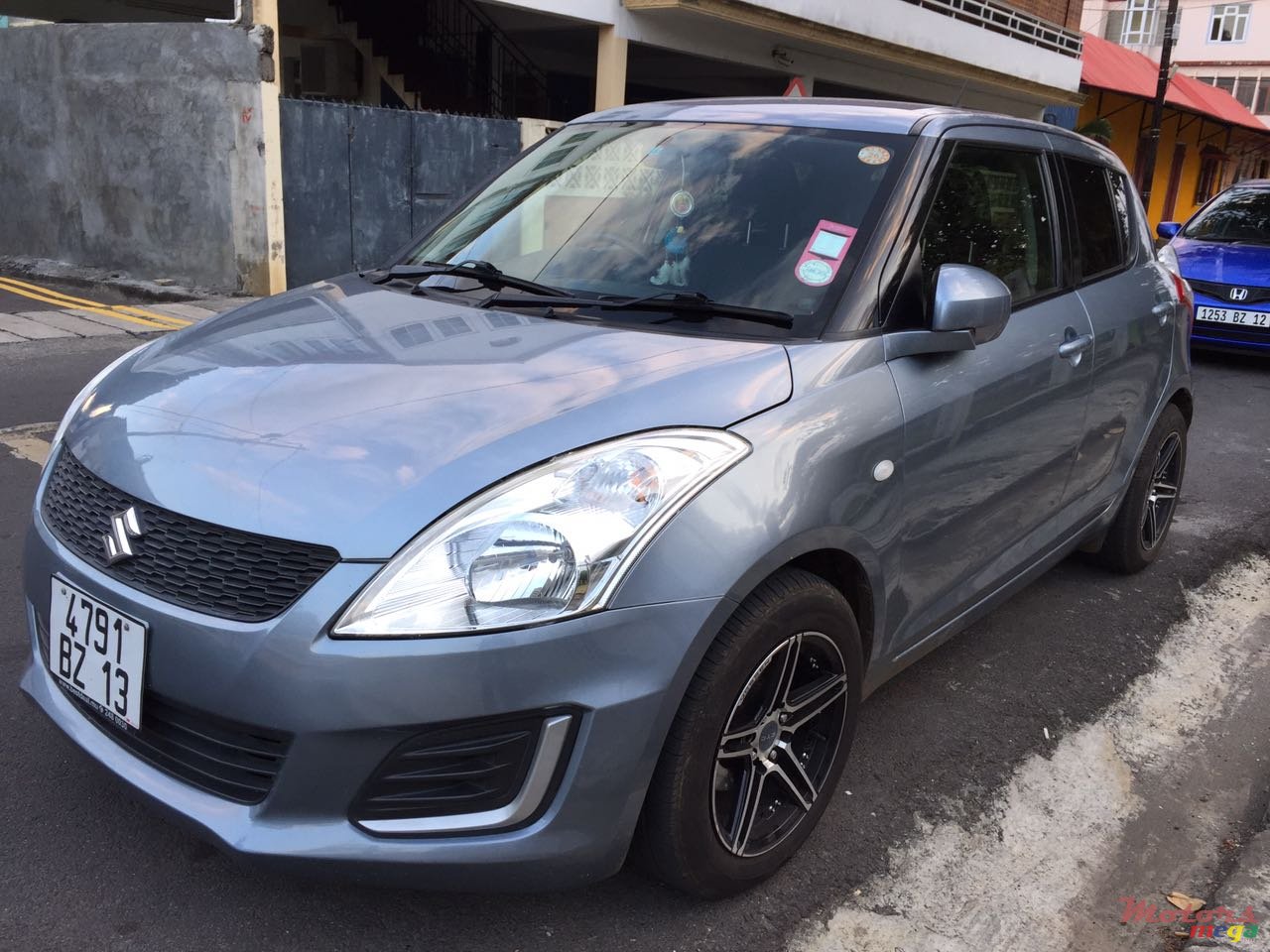 2013' Suzuki Swift Full Option photo #2