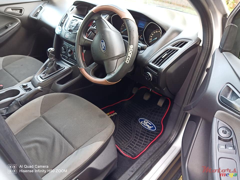 2012' Ford Focus photo #7