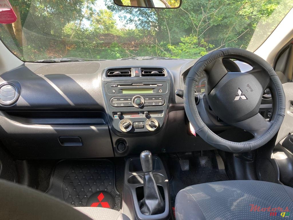 2015' Mitsubishi Attrage photo #3