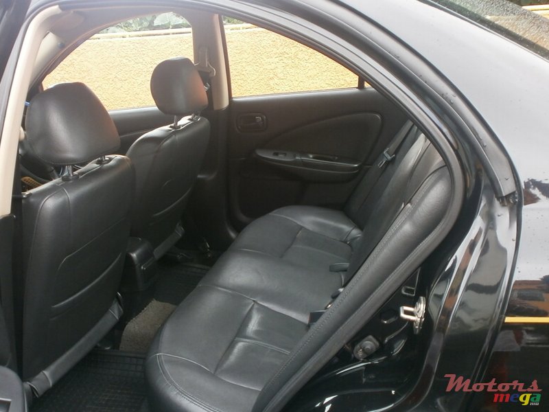 2005' Nissan Sunny N17 photo #3